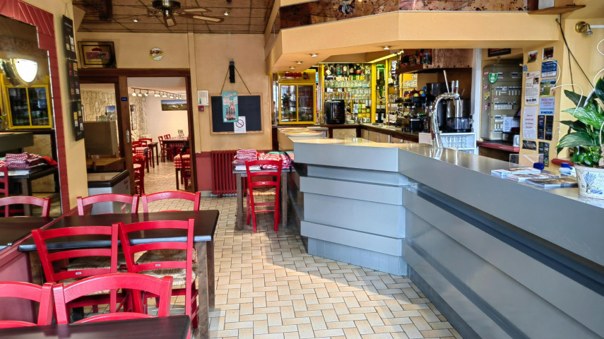 Bar restaurant chambres hotes à reprendre - Saint-Flour et arrondissement (15)