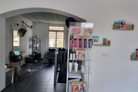 Salon de coiffure homme femme enfant à reprendre - CC Marches du Velay-Rochebaron (43)