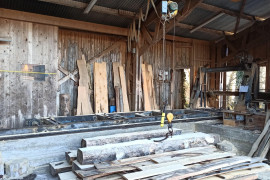 Fabrication de parquet traditionnel, sciage à reprendre - Arrondissement de Lons-le-Saunier (39)