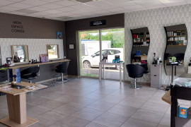 Salon de coiffure à reprendre - CC Rives de Saône (21)