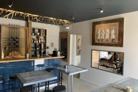 Bar a vin / restauration / chambres d'hotes à reprendre - Centre-Val de Loire