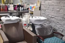 Salon de coiffure mixte à reprendre - Pays Combrailles en Marche (23)