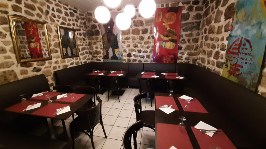 Restaurant bar crÊperie glacier à reprendre - Arrond. de Largentière (07)