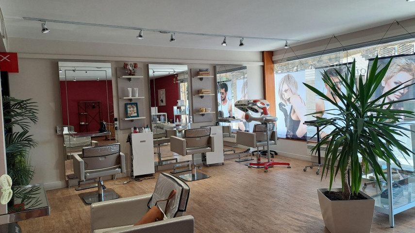 Salon de coiffure mixte à reprendre - Région Valence (26)