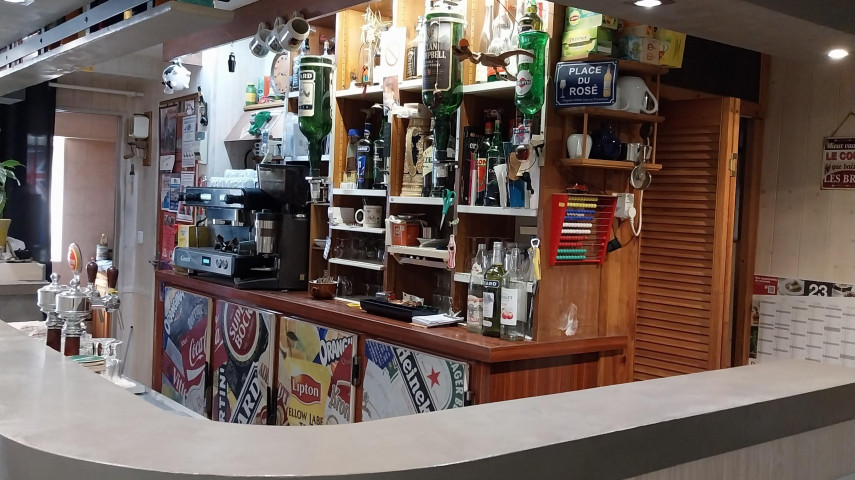 Bar – dÉbit de boissons licence 4 à reprendre - Agglo. de Clermont-Ferrand (63)