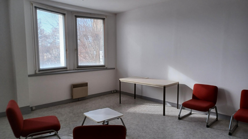 Espaces de bureaux (30 m² À 300 m²) a louer à reprendre - Thiers et arrondissement (63)