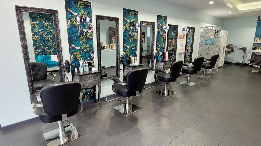 Salon de coiffure mixte + barbier à reprendre - Bourgogne-Franche-Comté