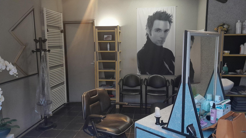 Salon de coiffure mixte à reprendre - Sancerre et Nord-Est du Cher (18)