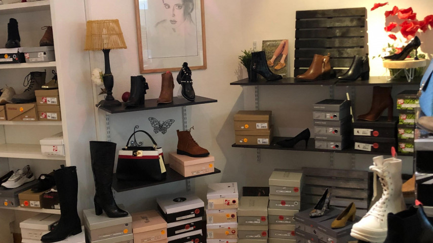 Fonds de de commerce de chaussures feminines à reprendre - CA du Bocage Bressuirais (79)