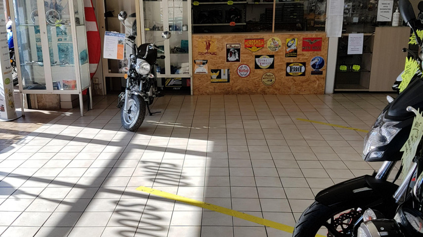 A ceder atelier de mecanique/vente motos/scooters à reprendre - Poitiers et ses environs (86)