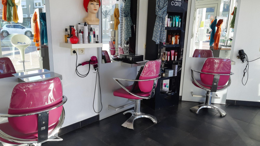 Salon de coiffure mixte à reprendre - Pays Coutançais (50)
