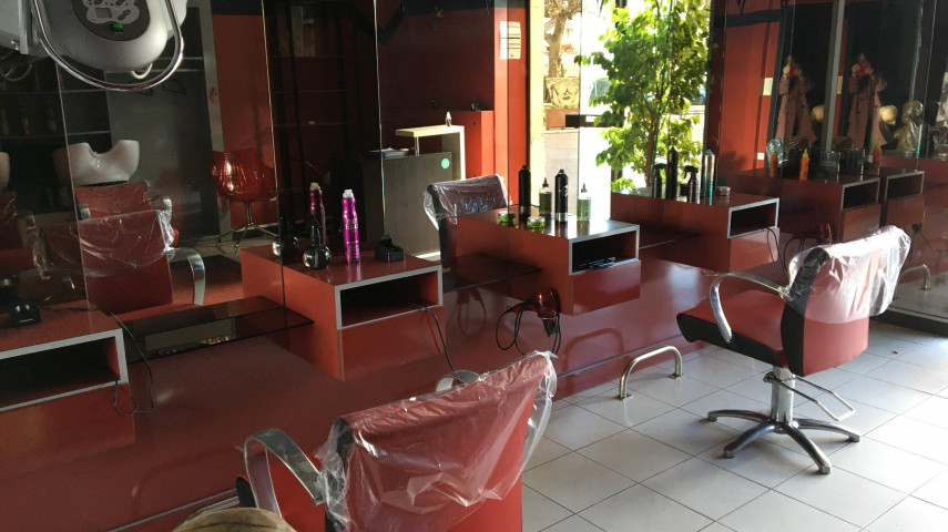 Salon de coiffure mixte à reprendre - Arr. Cahors (46)