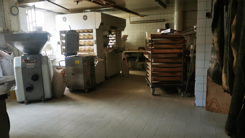 A vendre boulangerie - pÂtisserie - epicerie à reprendre - Arr. Tarbes (65)