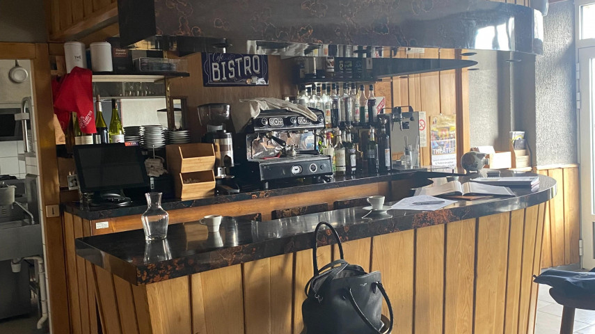 Bar restaurant à reprendre - Aveyron
