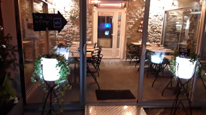 Restaurant pizzeria feu de bois à reprendre - Pertuis - Sud Luberon (84)