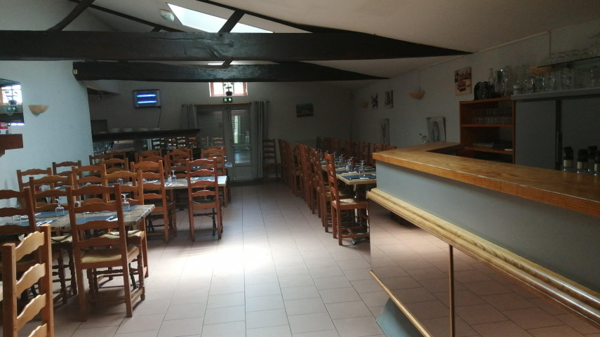 Restaurant ouvrier /routier  bar à reprendre - Arrond. La Roche-sur-Yon (85)