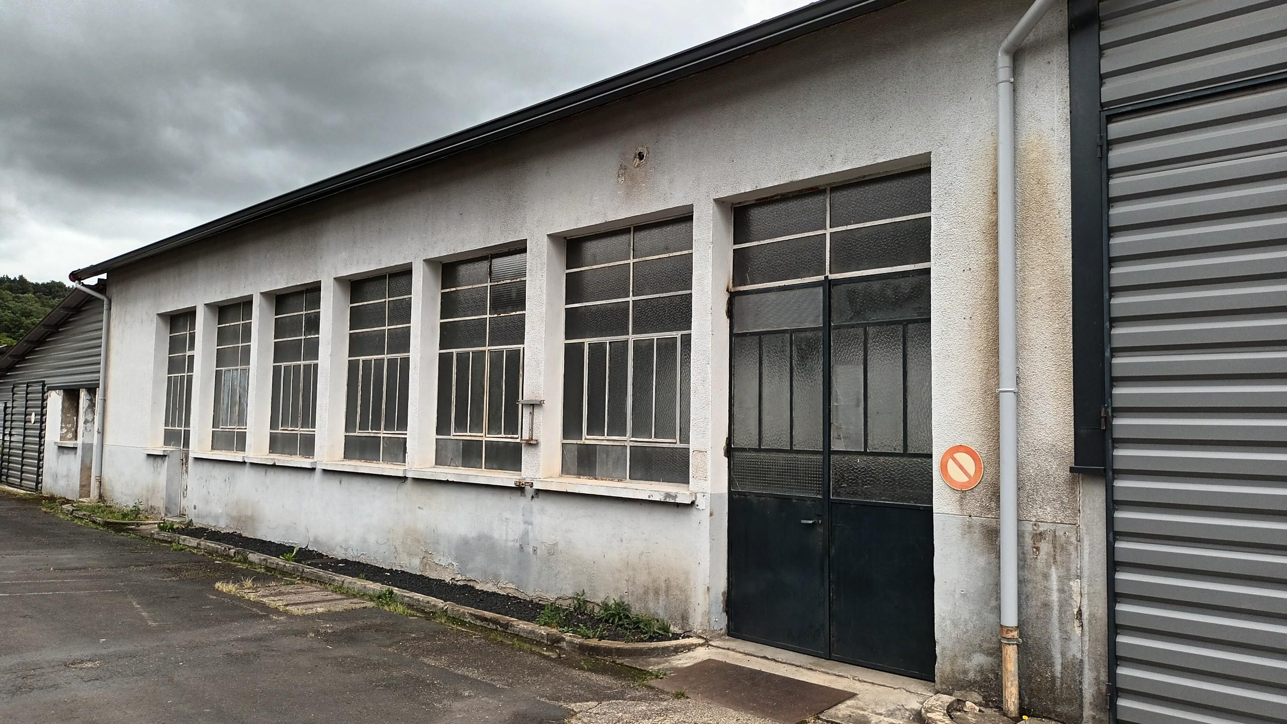 LOCAL D'ACTIVITÉS 130 M² À LOUER & BOX DE STOCKAGE