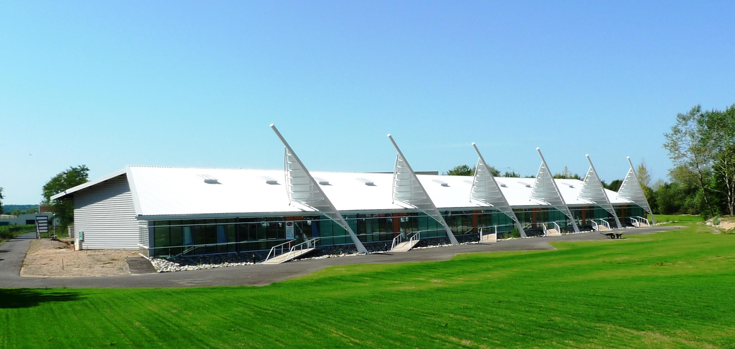 ATELIER AVEC BUREAUX 600 M² À LOUER