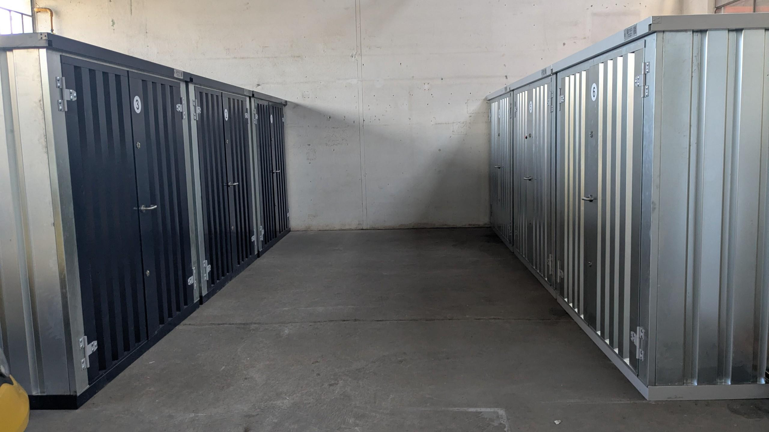 BOX DE STOCKAGE EN INTERIEUR 6 À 25 M² A LOUER