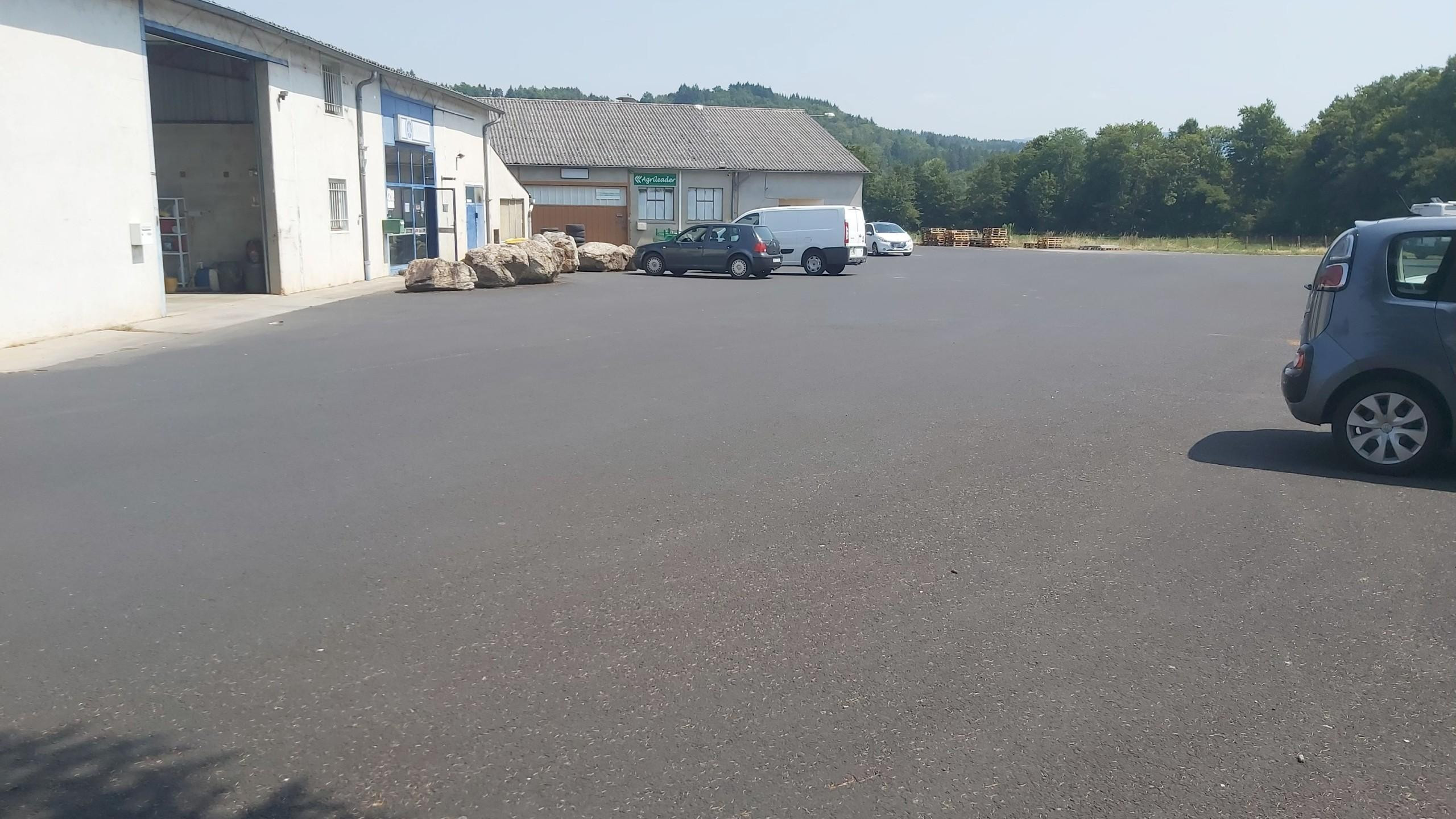 À CÉDER – FONDS DE COMMERCE SPÉCIALISÉ MOTOS –